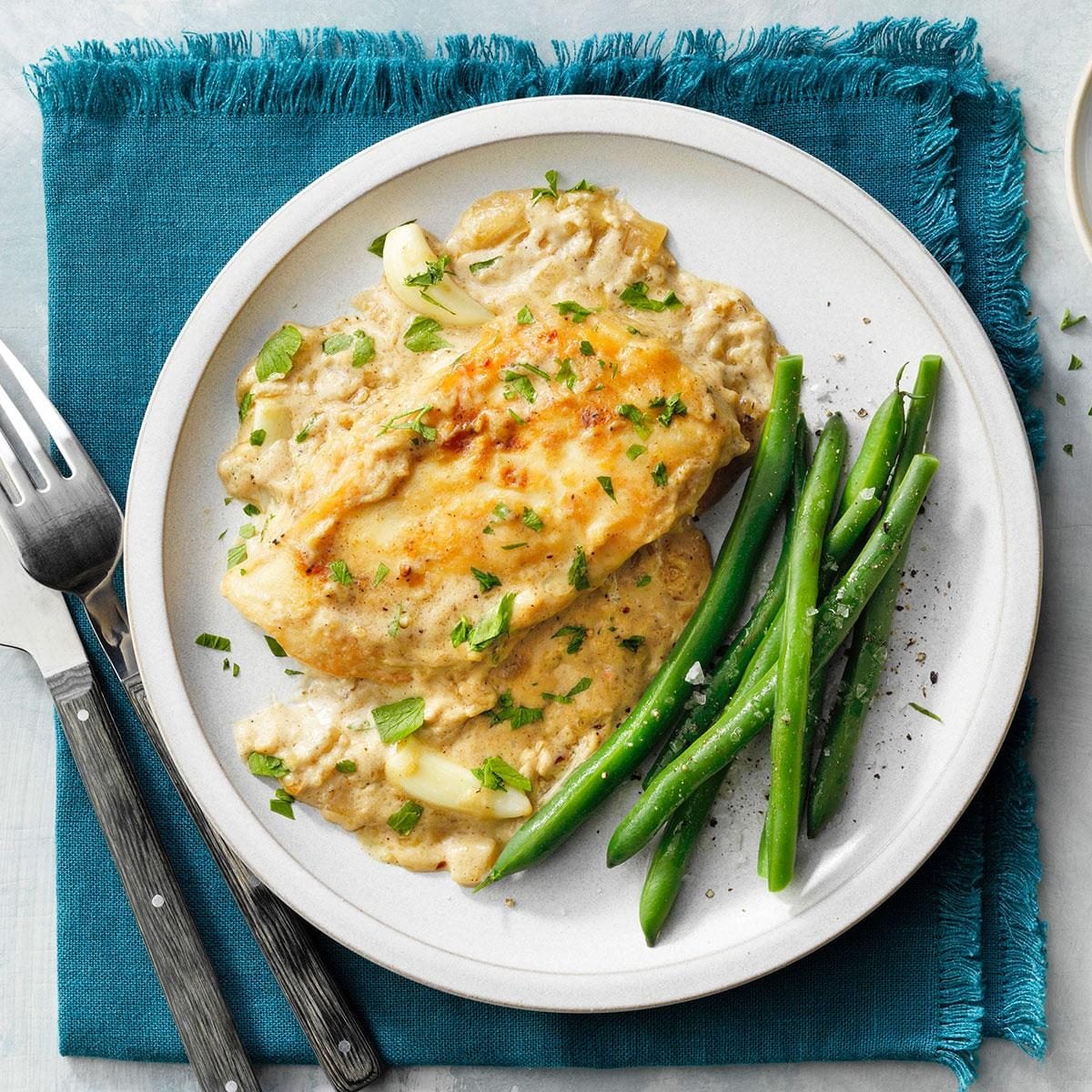 Irresistible Creamy Garlic Chicken: A Simple One-Pan Family Delight